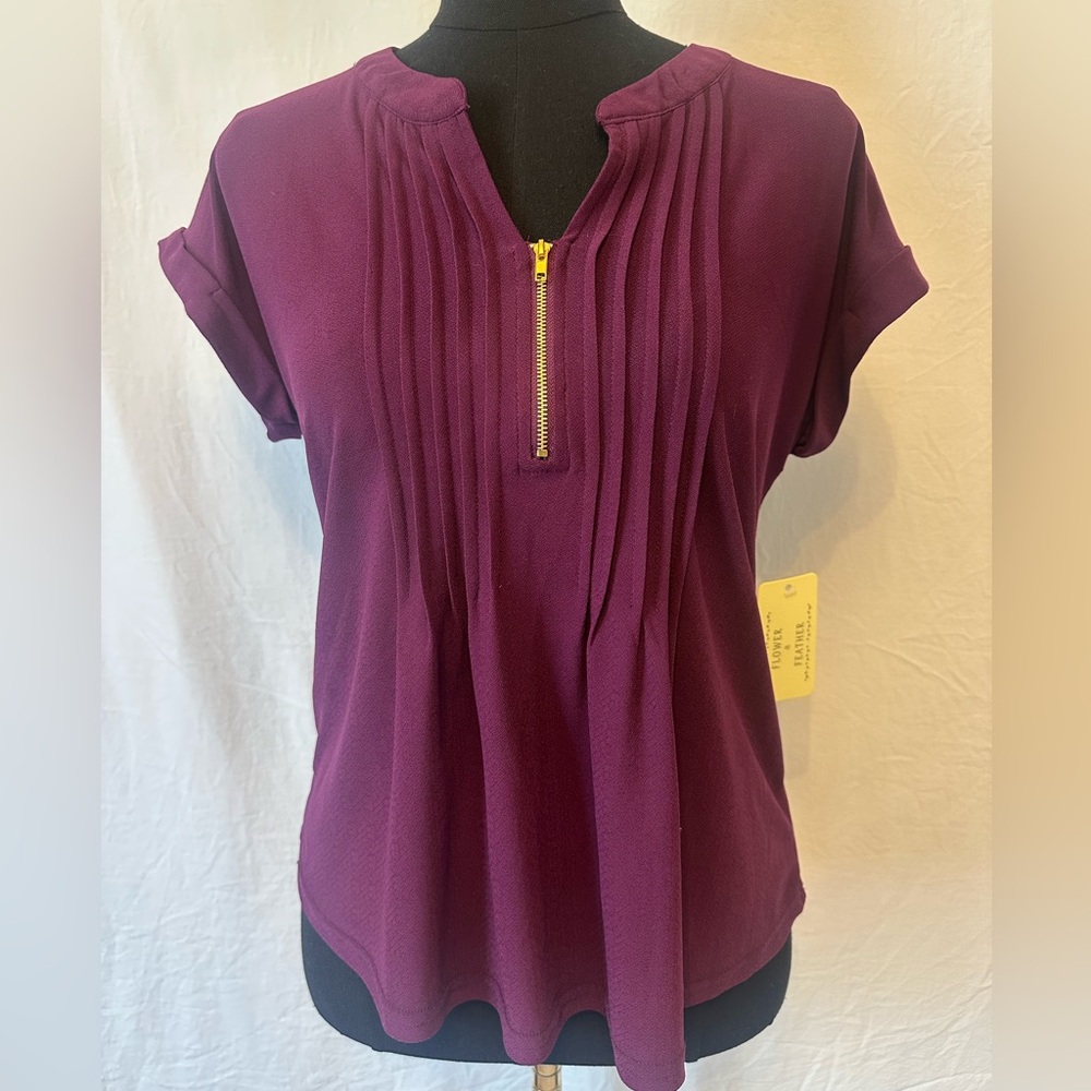 Flower & Feather Plum Pleated Gold Zip Blouse Size M